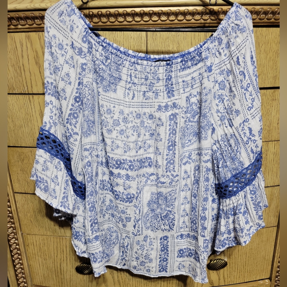 XL blue and white blouse